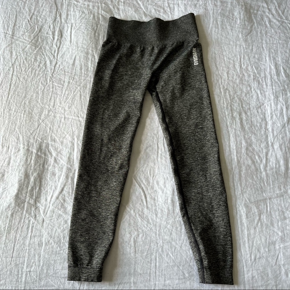 Grey gym shark leggings
